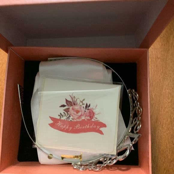 SOLD 21st birthday crown, sash, and birthday card - Picture 9 of 9